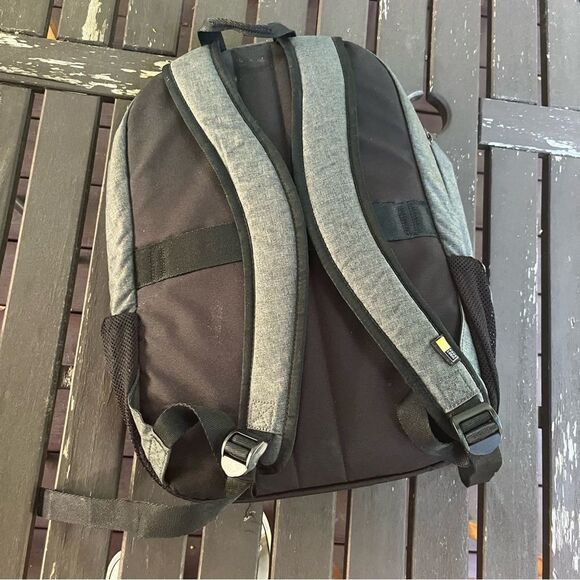 Case Logic Gray Backpack - Picture 2 of 10